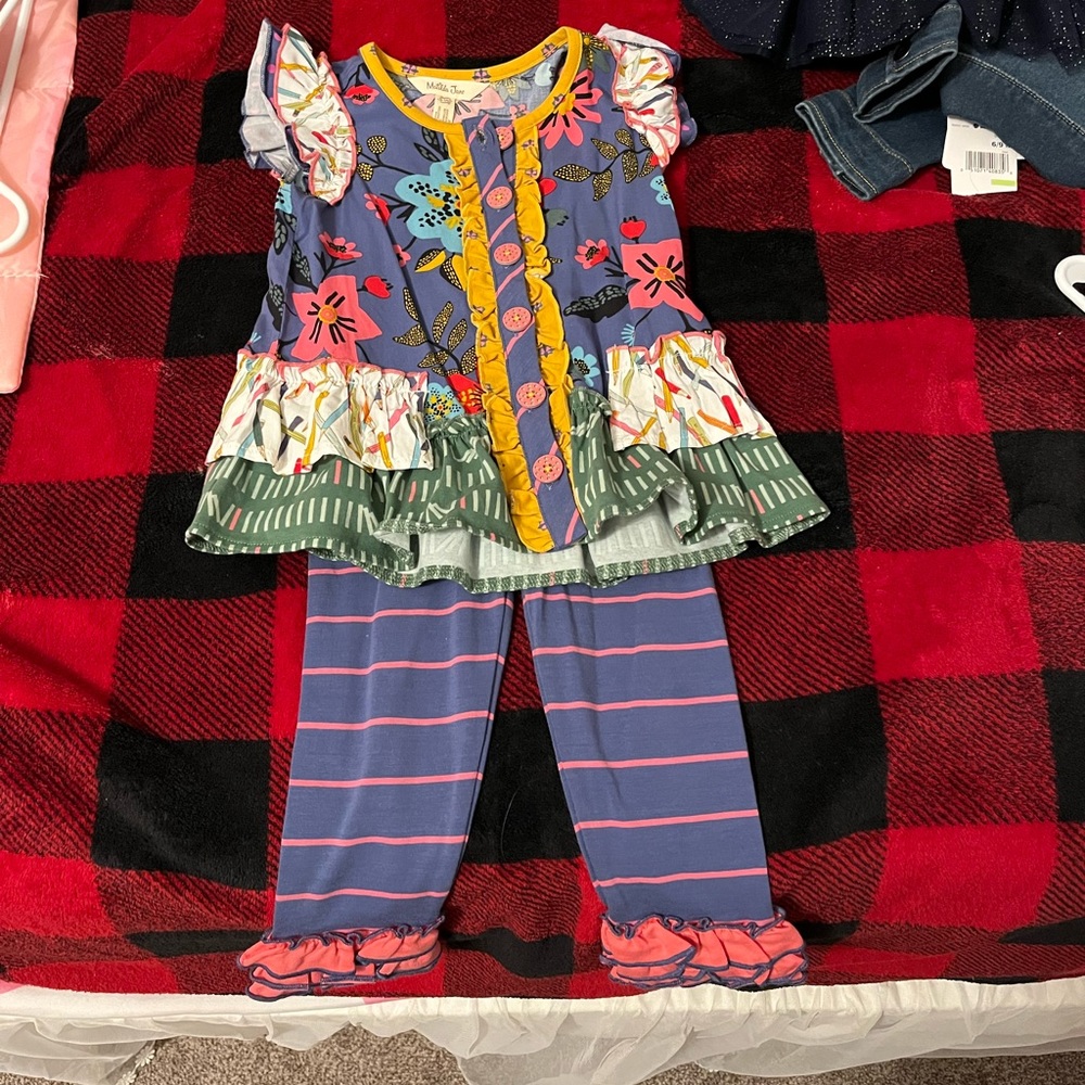Matilda Jane top and matching leggings. 18-24 months but will fit 2T.